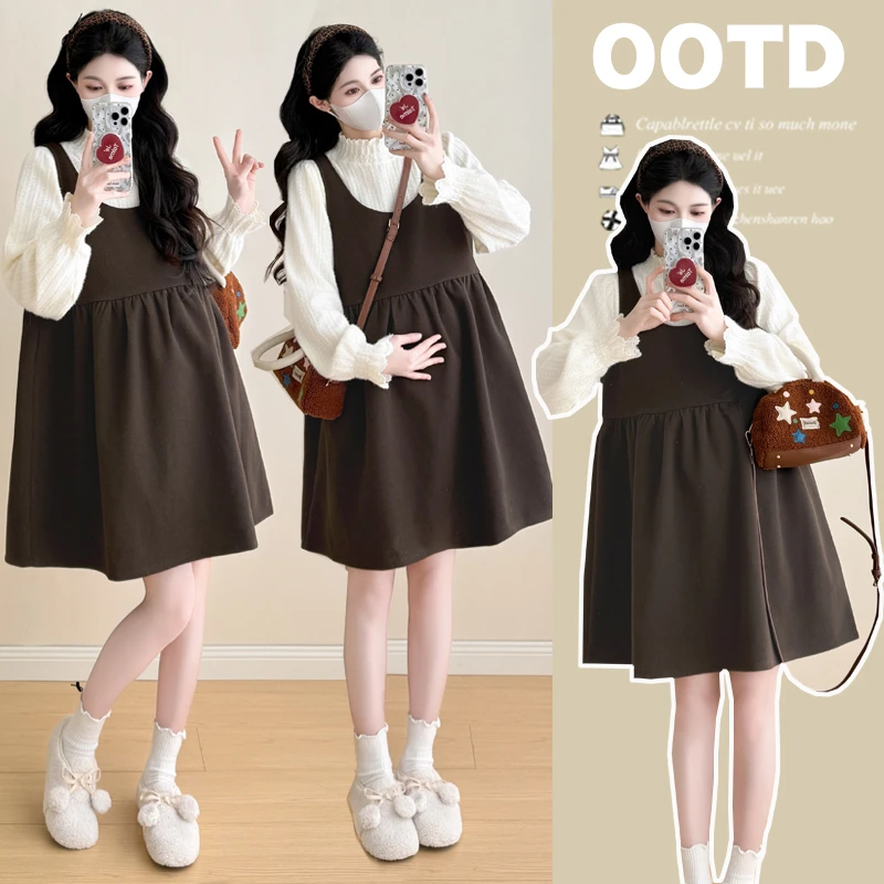 孕妇装秋装2025新款秋冬外穿蕾丝荷叶边上衣宽松娃娃背带连衣裙女