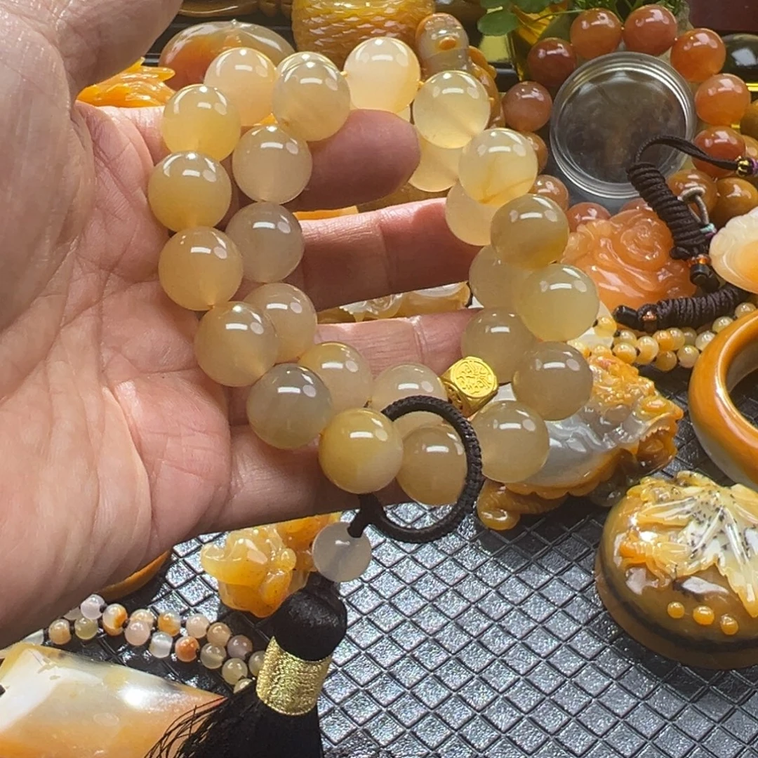 石英质玉未镶嵌颈饰