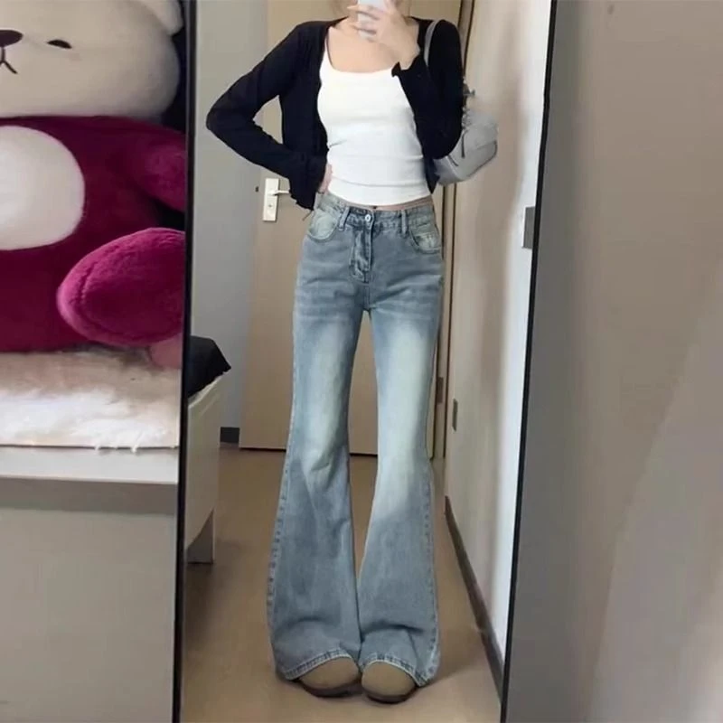 浅蓝色不贴腿宽松微喇牛仔裤女2025夏季新款高腰宽松百搭喇叭裤子