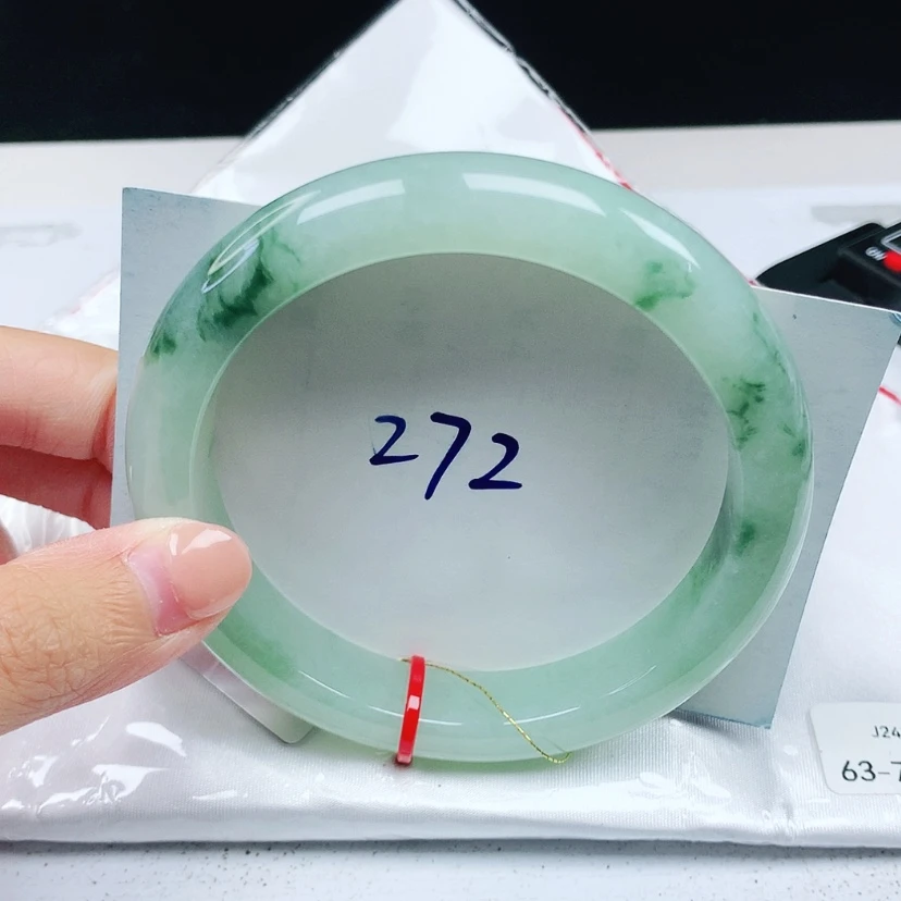 【闪购商品】翡翠手镯未镶嵌63圈
