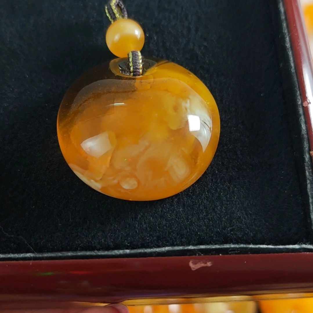 琥珀（水胆珀）吊坠(赠链)未镶嵌