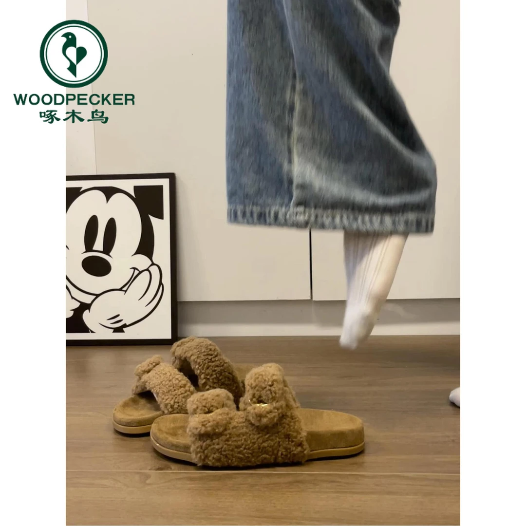 啄木鸟厚底一字拖鞋女外穿2025秋冬新款懒人一脚蹬金属扣毛毛拖鞋