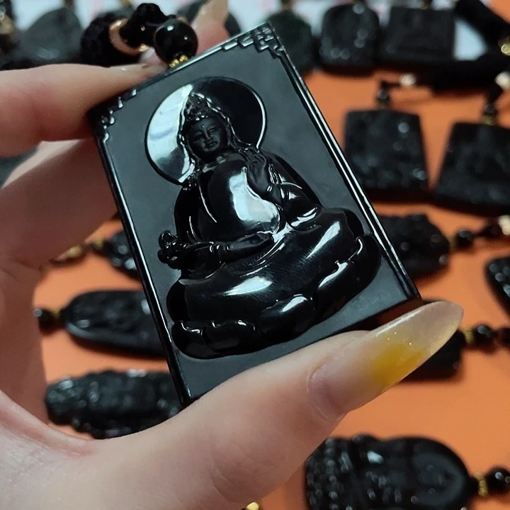 翡翠颈饰未镶嵌闯*涯