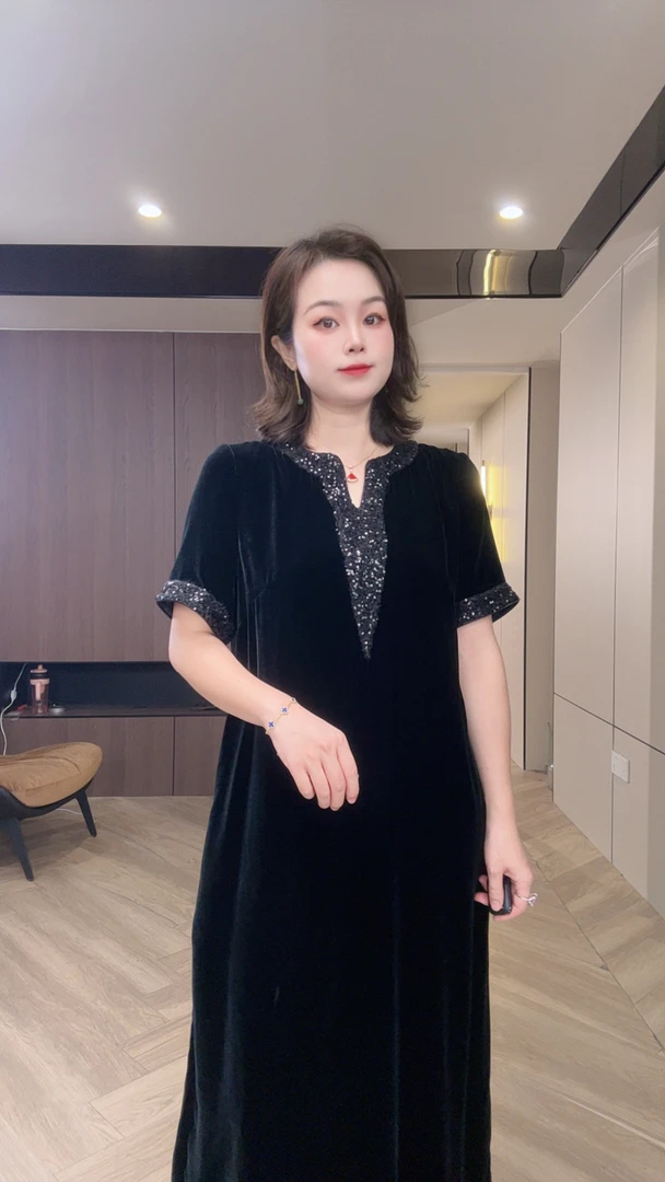 深V领刺绣珠片真丝丝绒连衣裙宽松休闲气质连衣裙m117