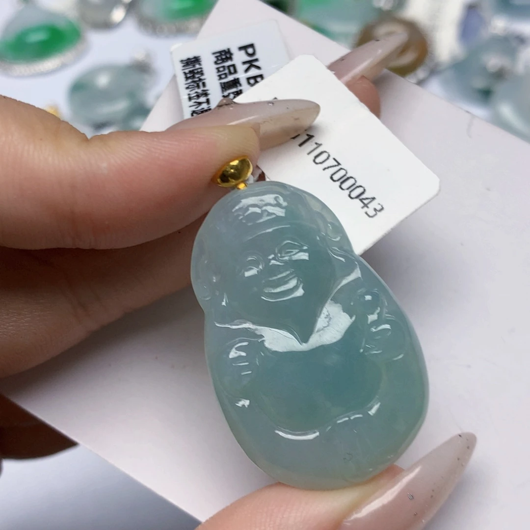 颈饰18K金镶嵌翡翠