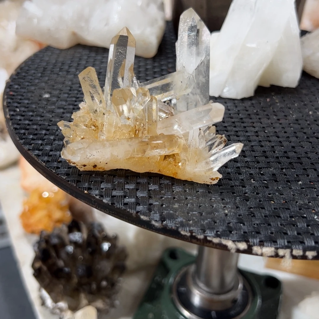 莯***u未镶嵌珠宝半成品水晶