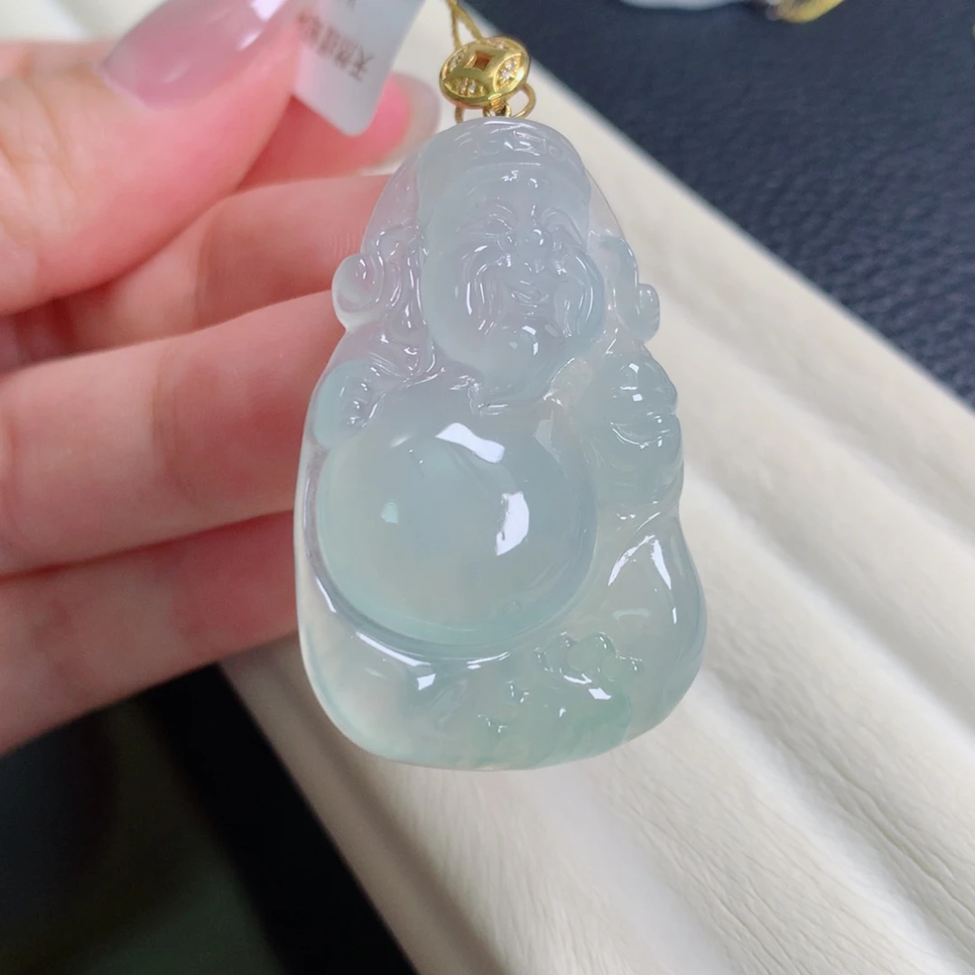 翡翠18K金镶嵌颈饰财神