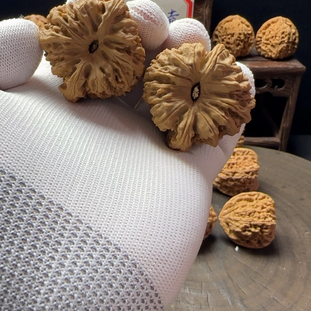 吊坠文玩核桃42大奥迪三角