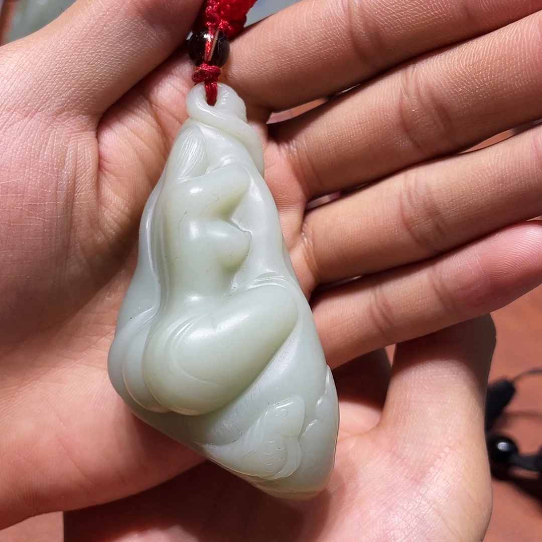 和田玉未镶嵌把件