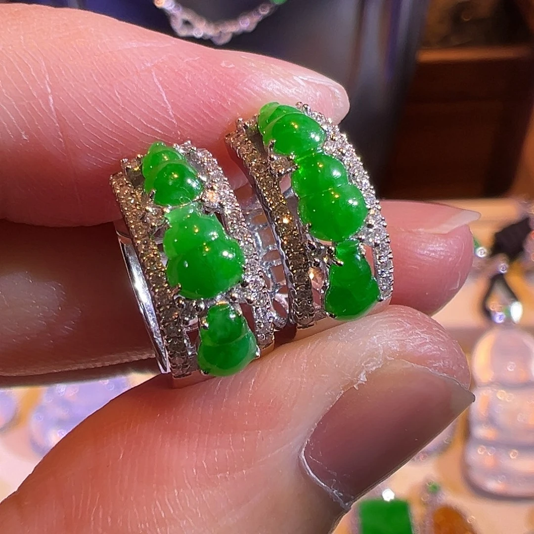 翡翠耳饰18K金镶嵌满色冰种葫芦