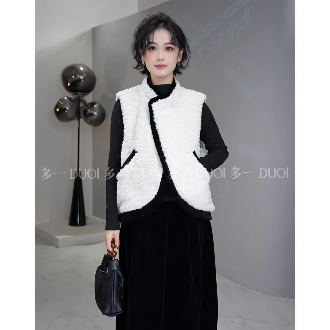 多一“叙言”2024冬季高级感两面穿撞色纽扣毛毛冬季保暖马甲