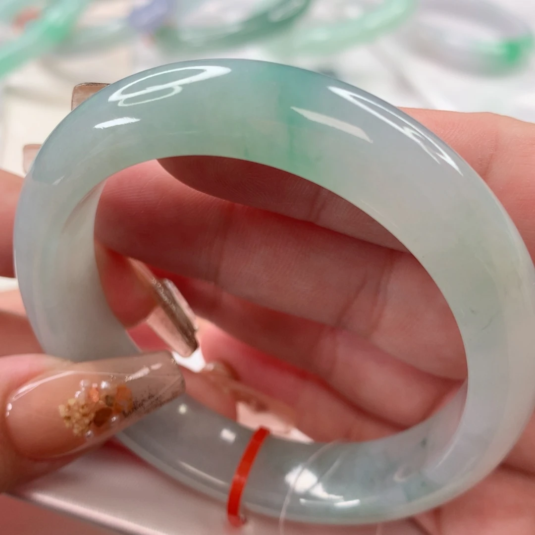 翡翠手镯未镶嵌53.8圈口