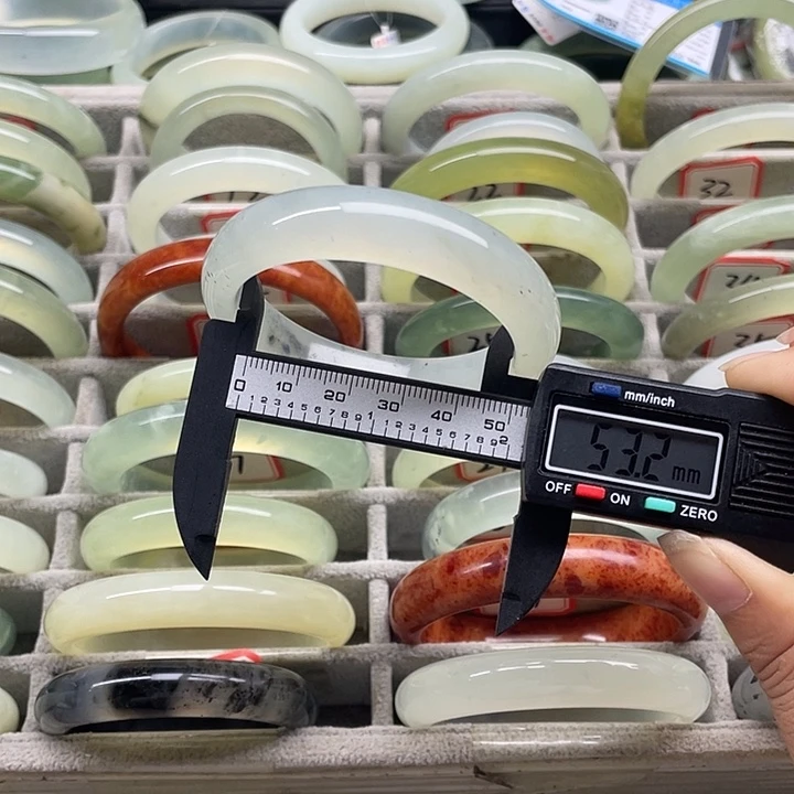 蛇纹石玉未镶嵌手镯33