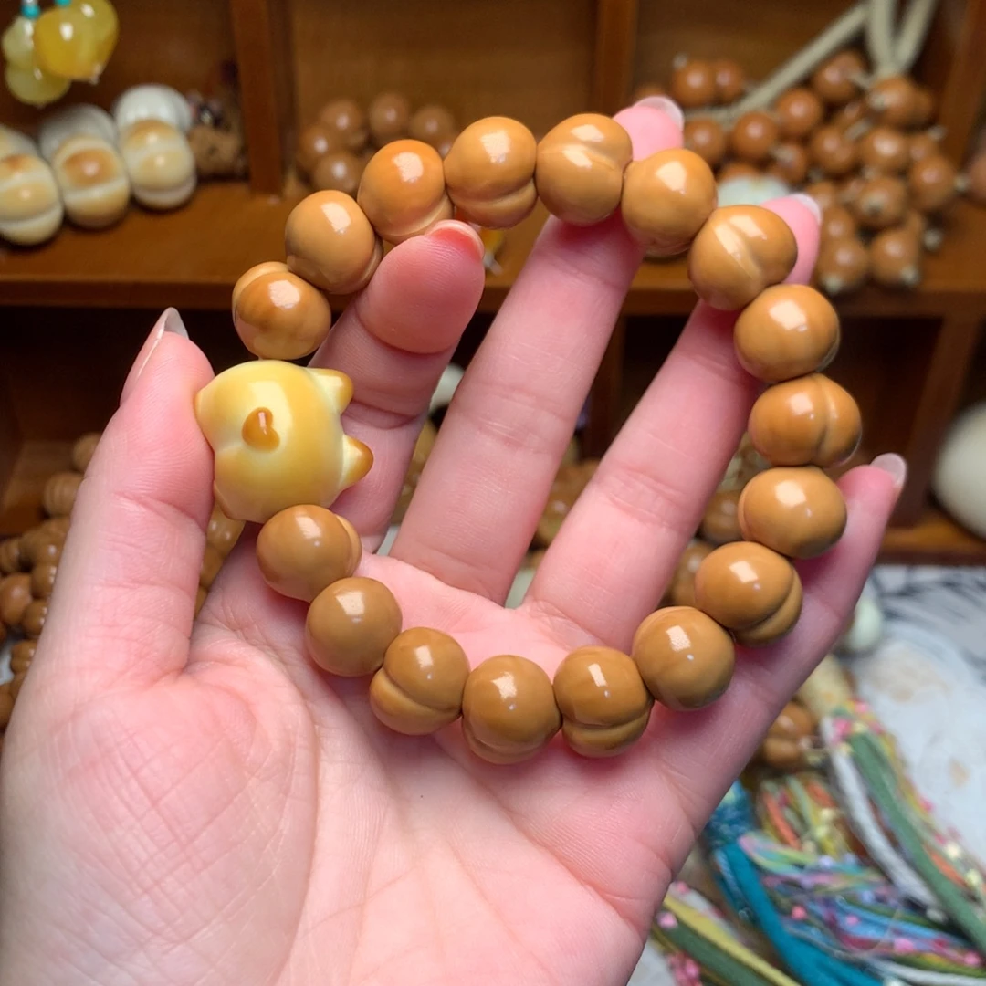 猴头核桃吊坠新款屁桃手串柯基屁屁