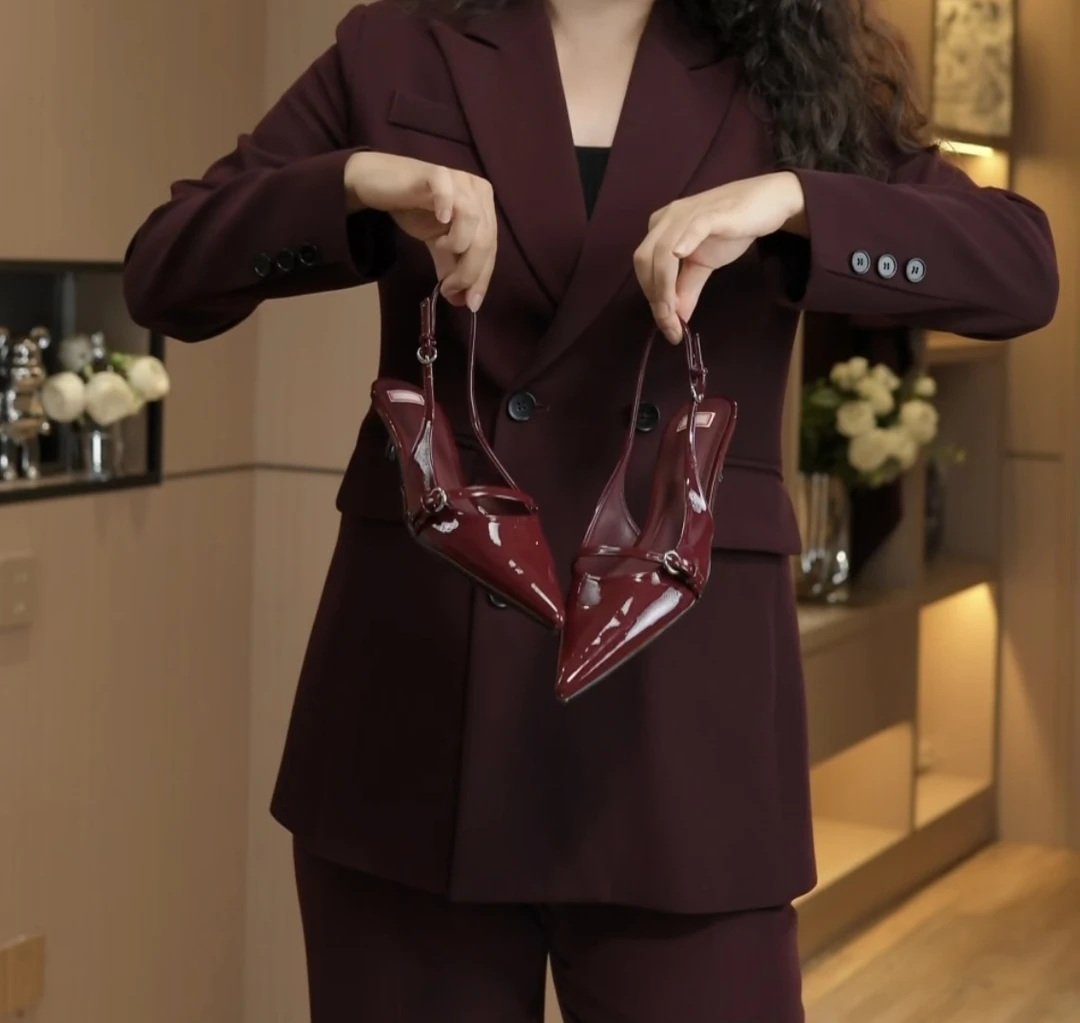 （清货）春季新款女尖头油蜡皮小猫跟鞋（娜姐推荐）