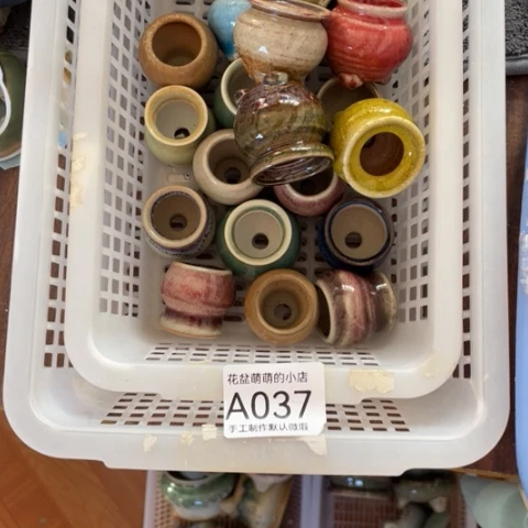 紫砂花盆Y****羊微瑕037口径2厘米左右