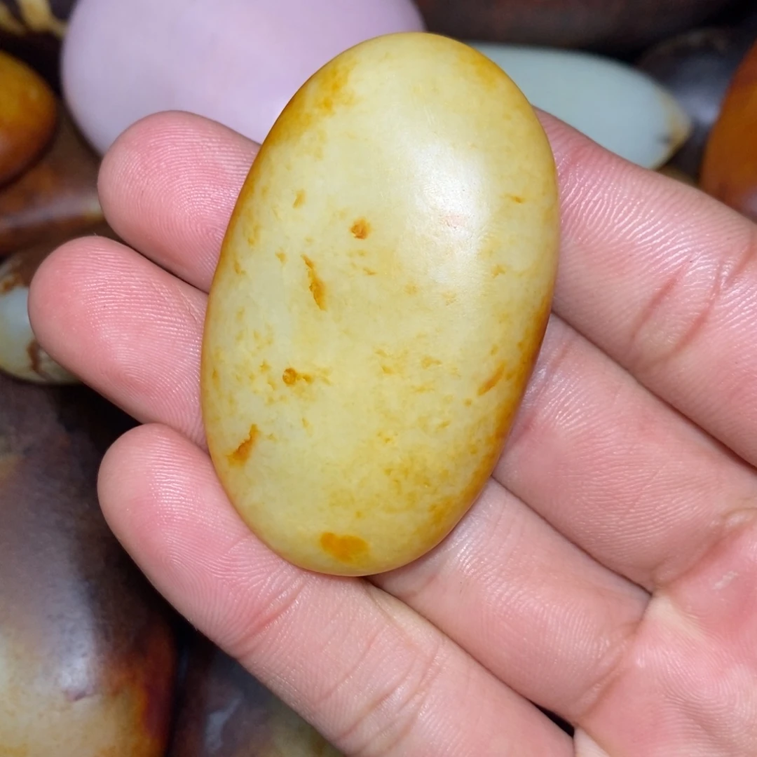 和田玉未镶嵌珠宝奇石