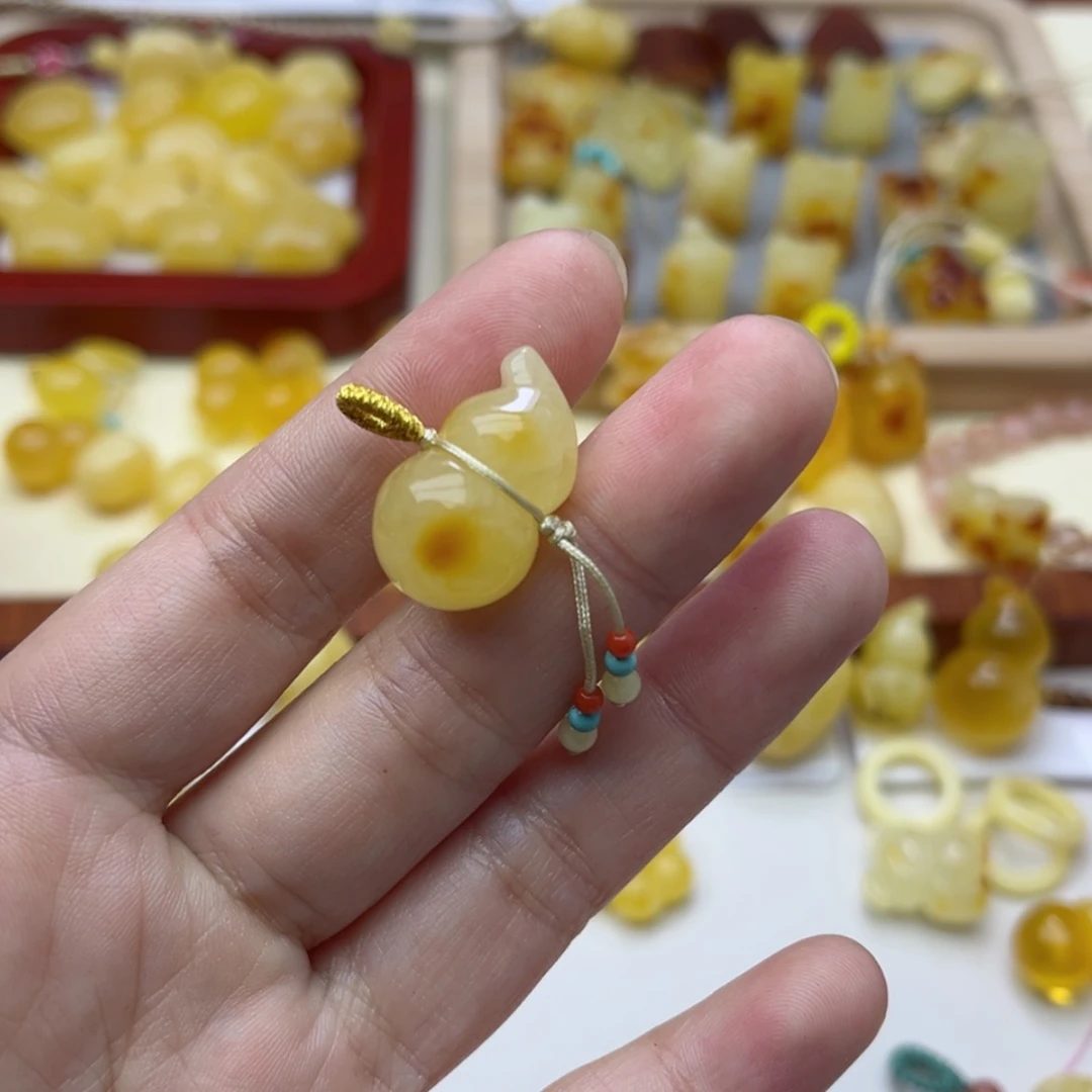 【闪购商品】蜜蜡裸石未镶嵌配饰