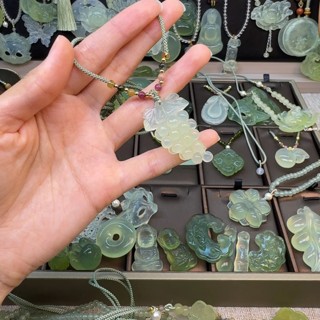 蛇纹石玉合金颈饰