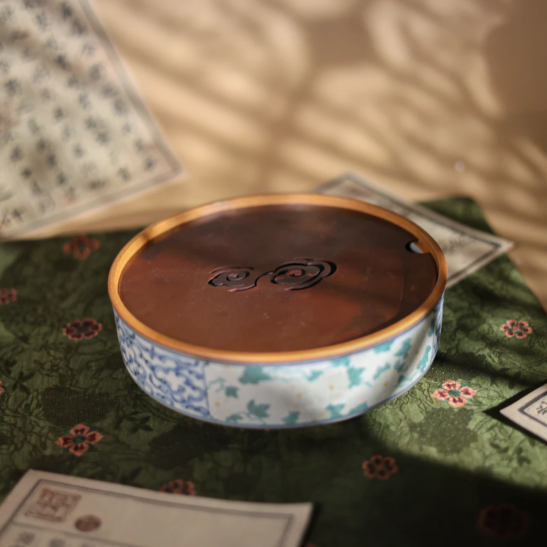 【小田甄陶】描银白色雏菊-朴云堂-壶承-直径17CM高5（朴承0076）