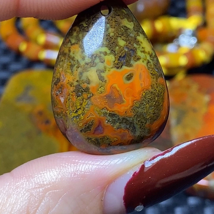 玛瑙/玉髓颈饰未镶嵌