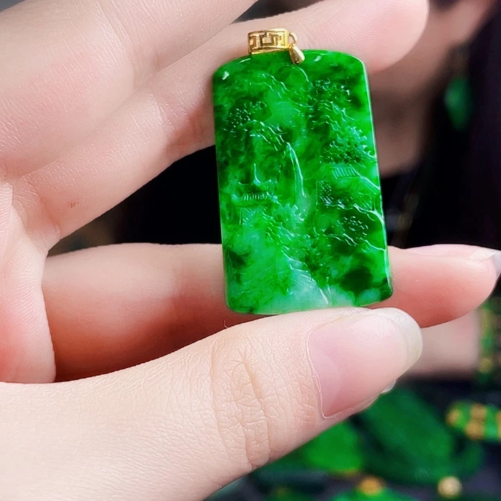 翡翠18K金镶嵌颈饰多样性