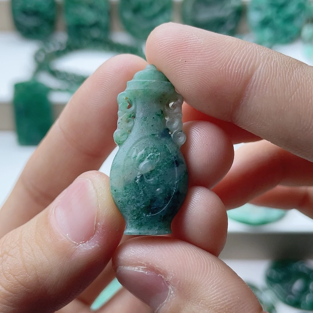 独山玉未镶嵌磨砂挂件