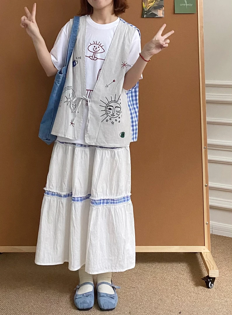 小众涂鸦印花拼接格纹马甲＋格纹拼接半身裙