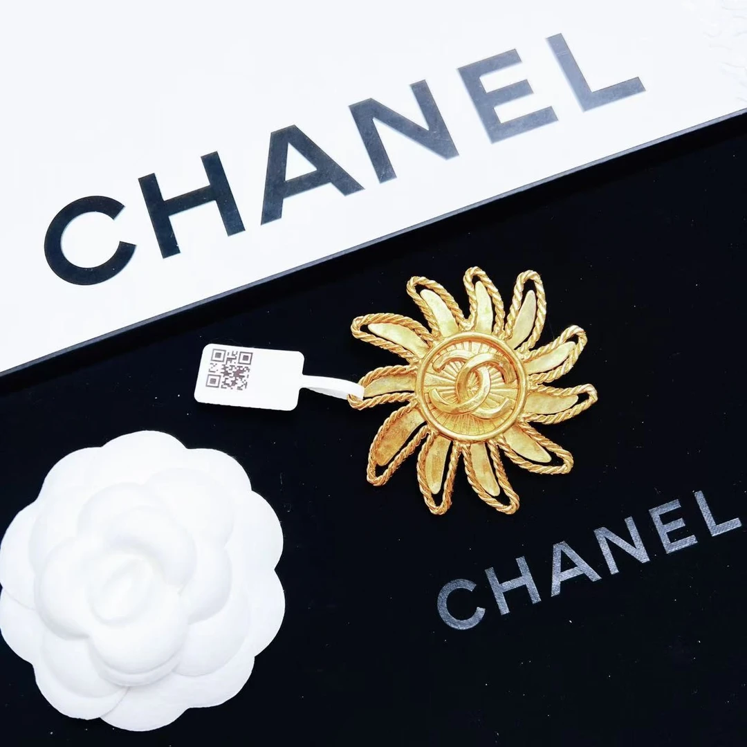 95新 Chanel/香奈儿 柚礼中古/香奈儿素金风火轮胸针lz408838