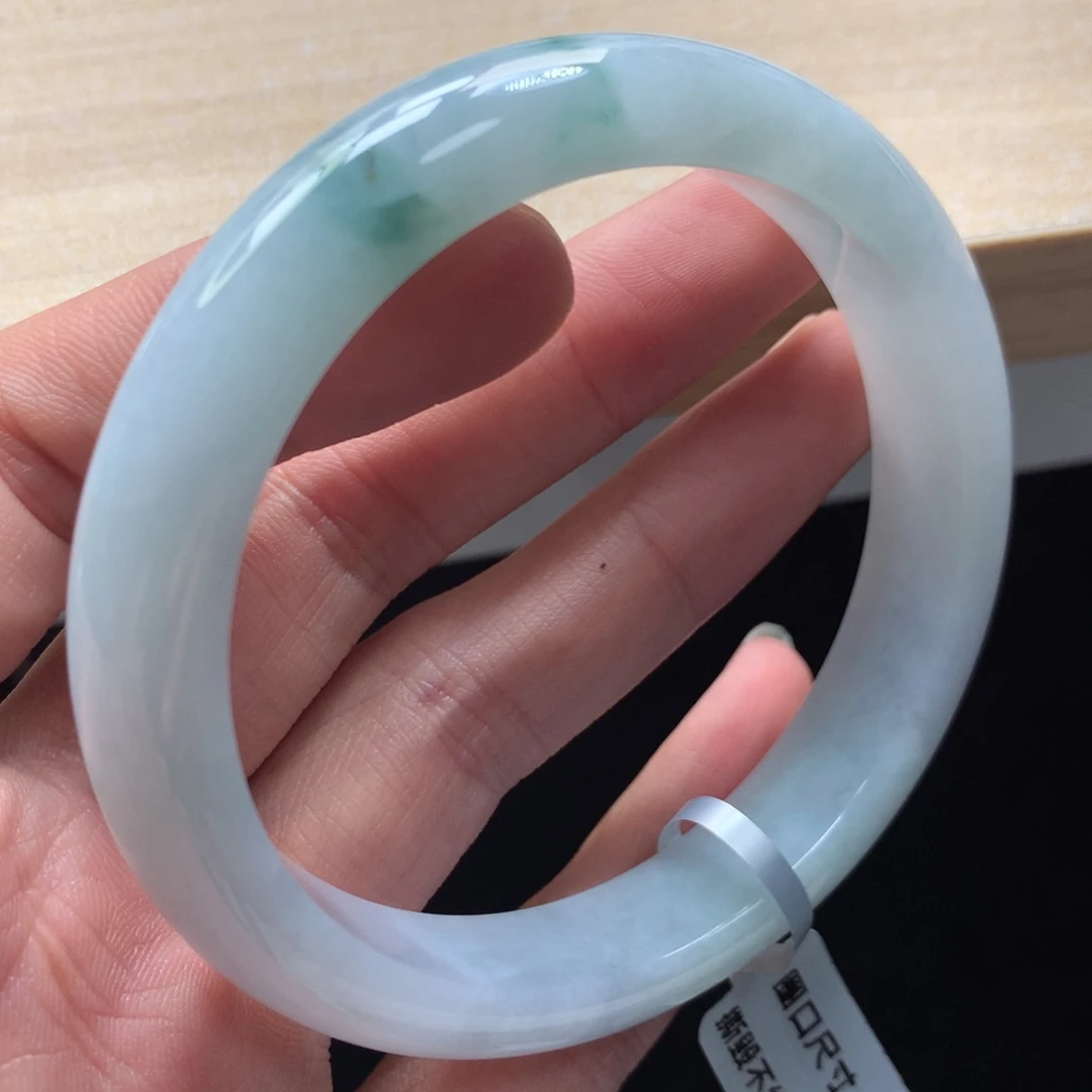 未镶嵌手镯翡翠手镯