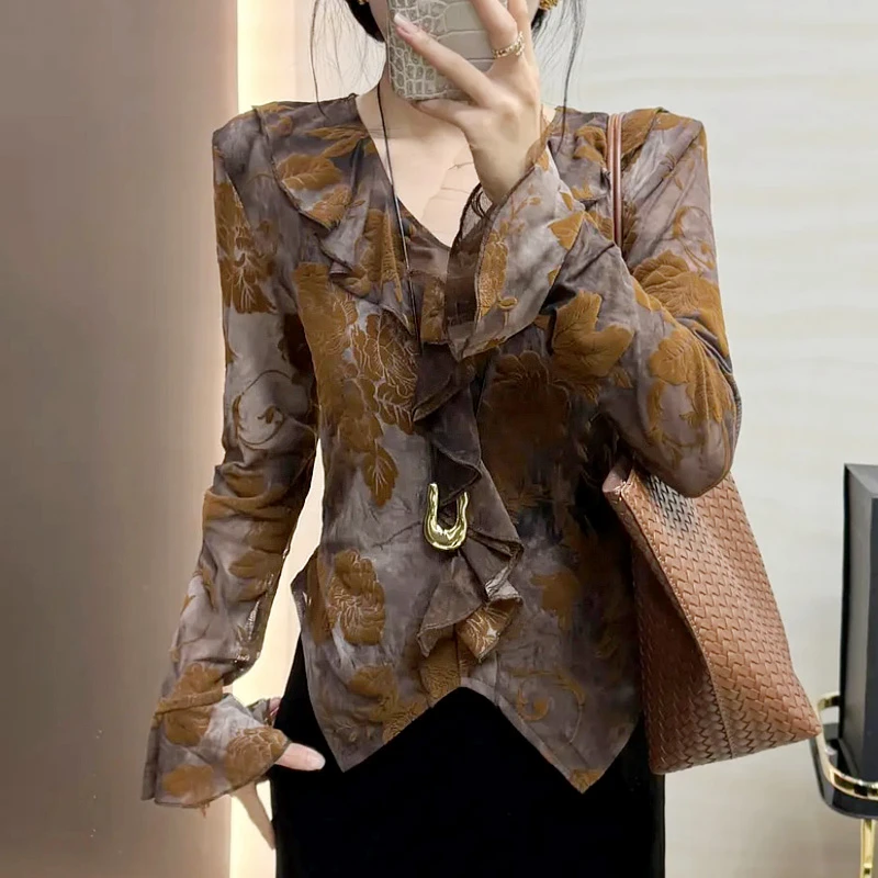 秋季新款长袖V领植绒花朵小衫上衣女时尚百搭修身荷叶边打底衫潮