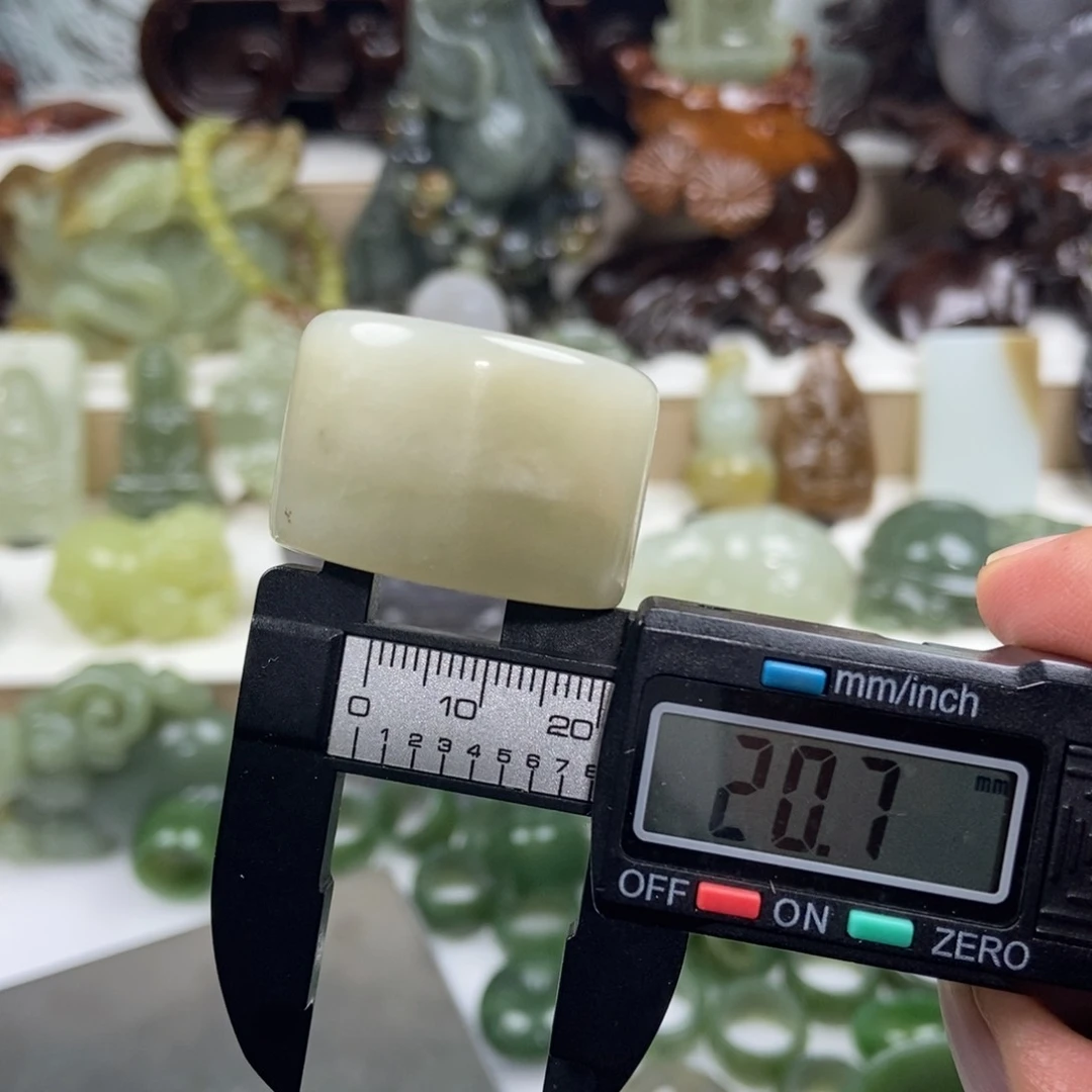 【闪购商品】吊坠(不含链)未镶嵌和田玉