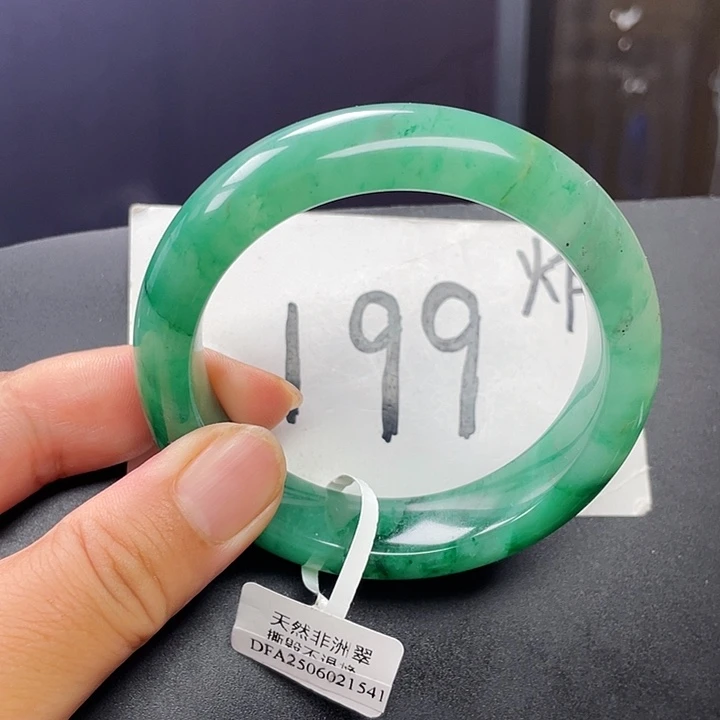 石英质玉手镯未镶嵌瑶55