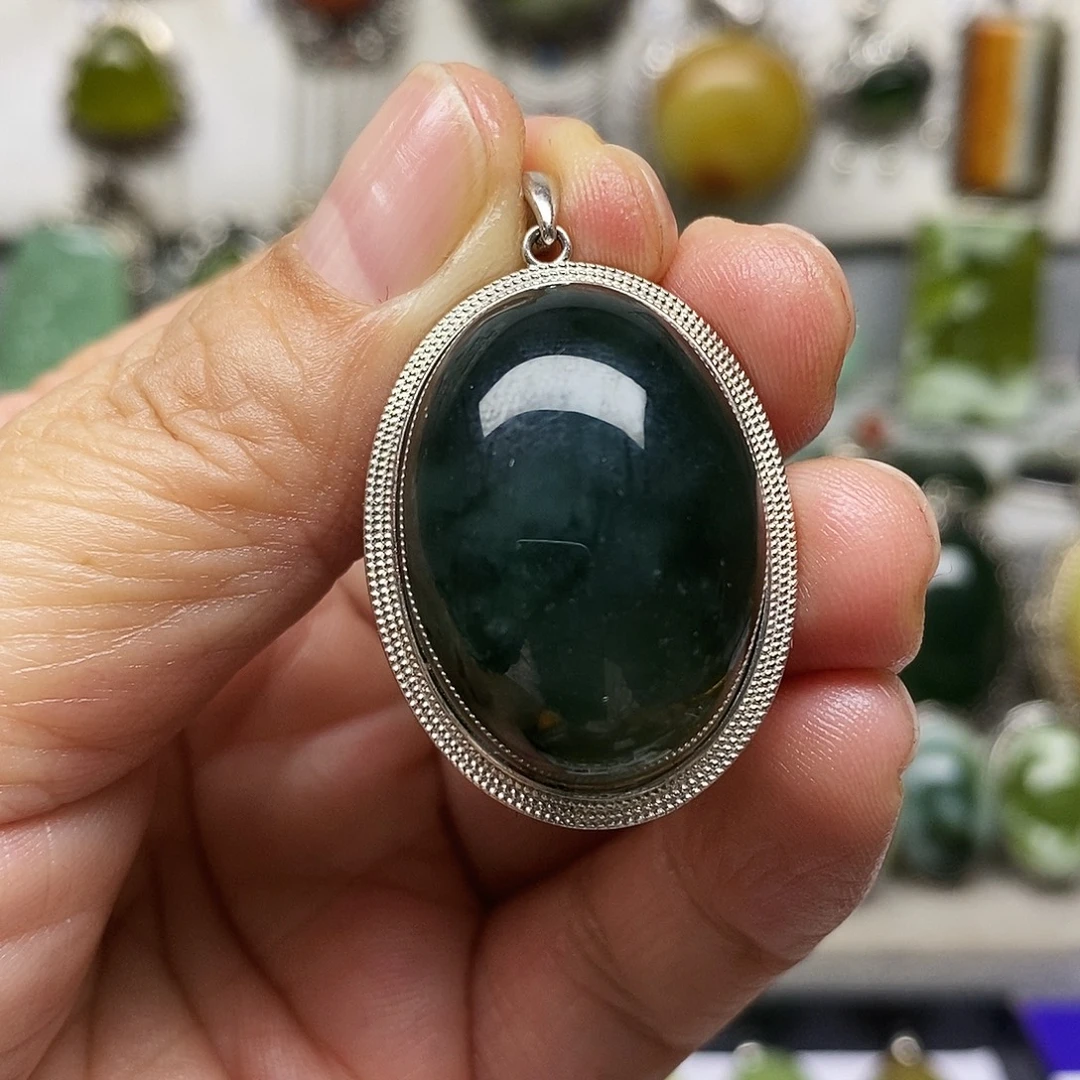 蛇纹石玉银S925镶嵌吊坠
