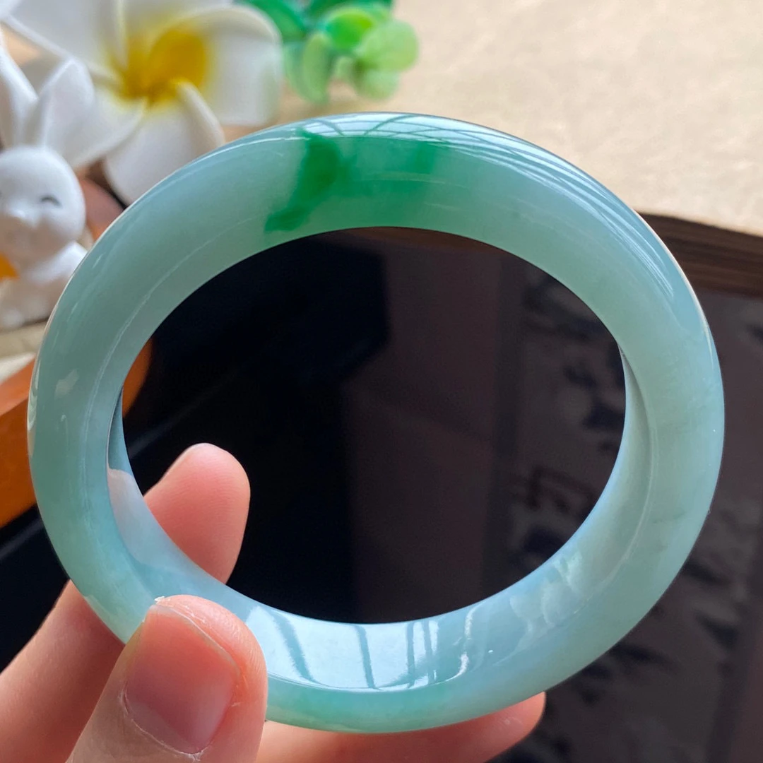 2.21批932号翡翠手镯53.8-13-8.5又甜又阳的一抹阳绿色！张扬明媚