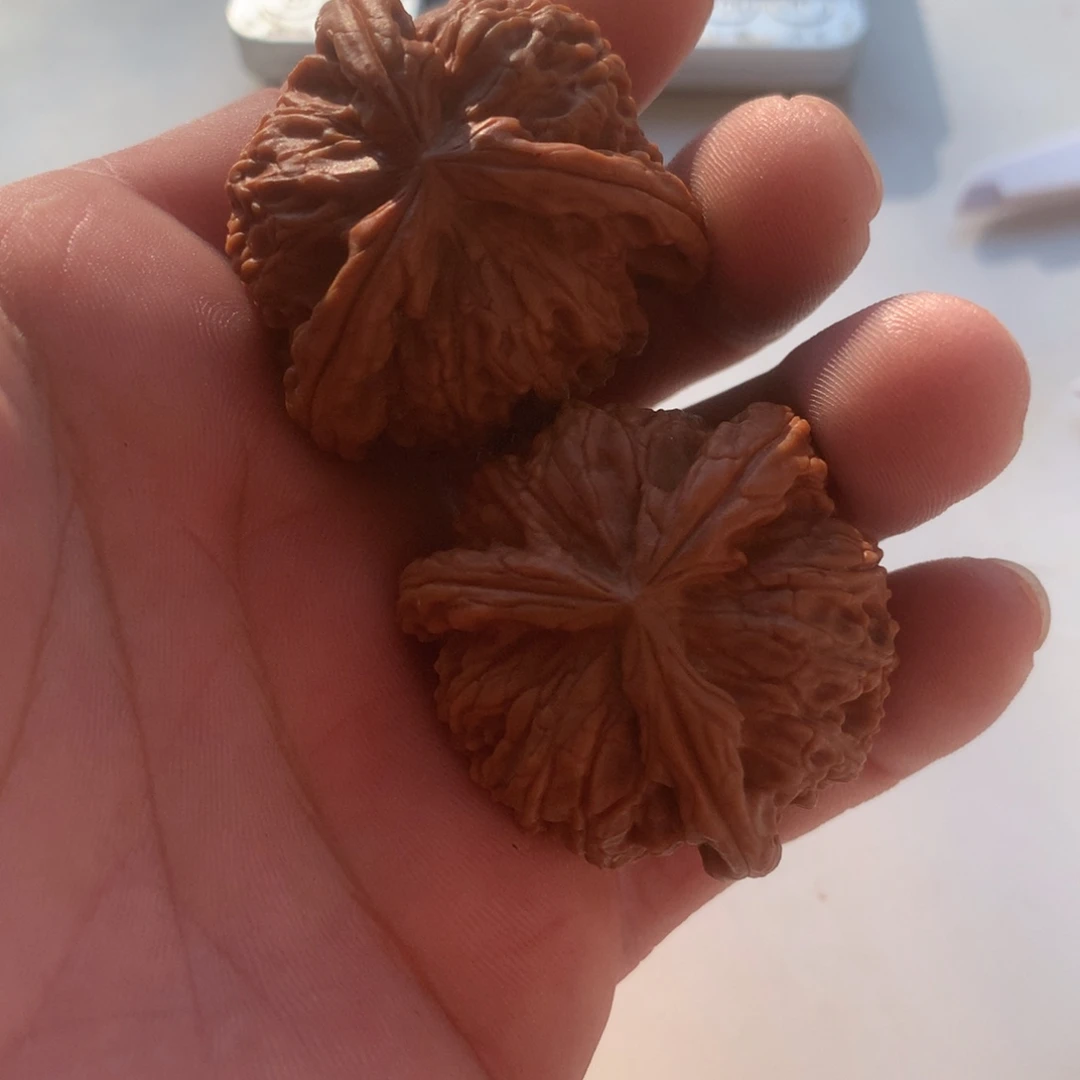 文玩核桃吊坠三棱