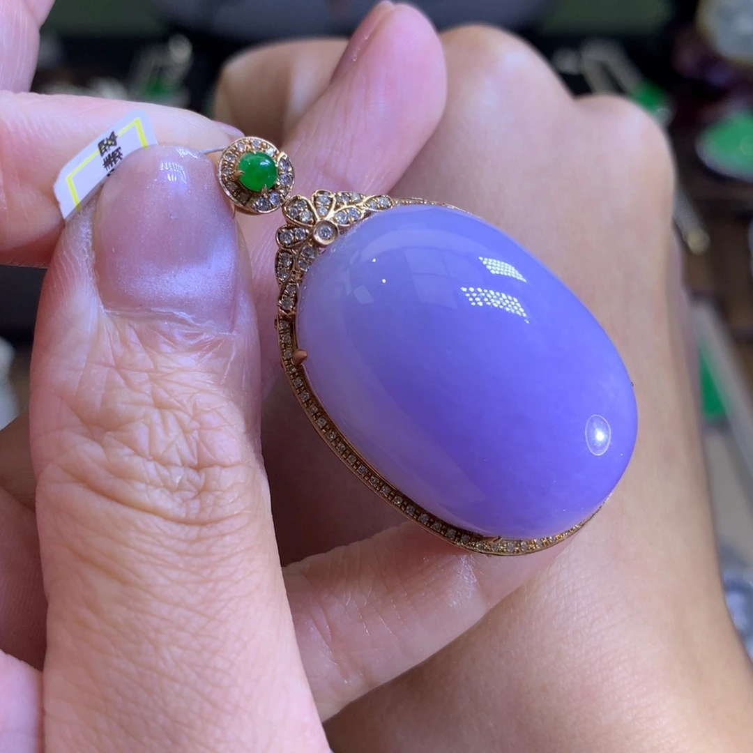 翡翠18K金镶嵌颈饰翡翠