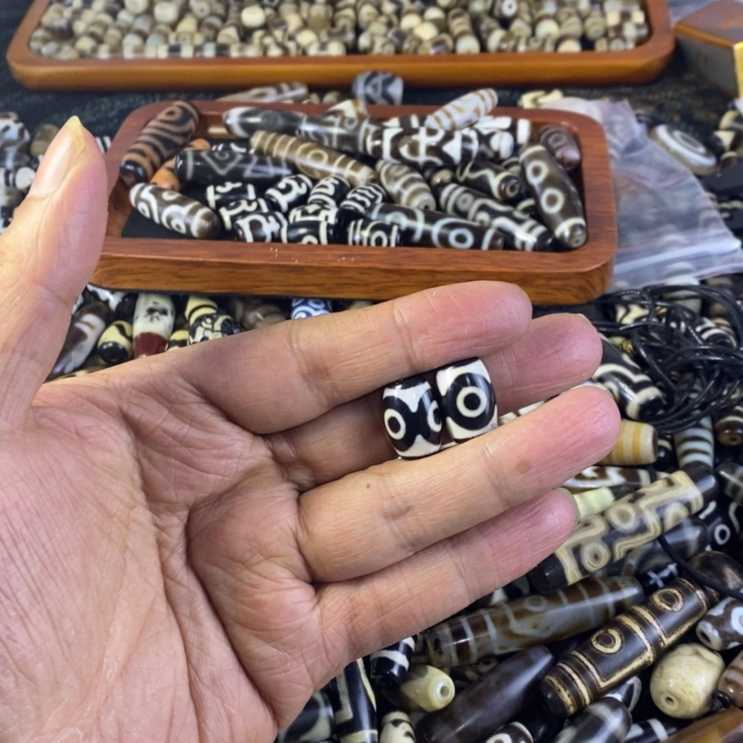 玛瑙/玉髓颈饰未镶嵌板**?