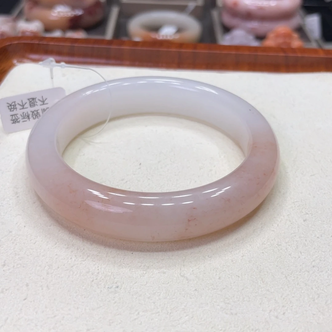 未镶嵌手镯石英岩玉