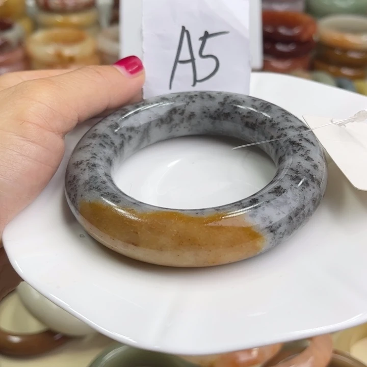 石英质玉微瑕58.5未镶嵌