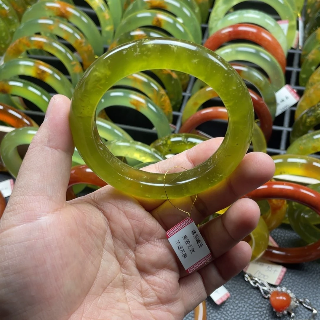 未镶嵌蛇纹石玉手镯微瑕