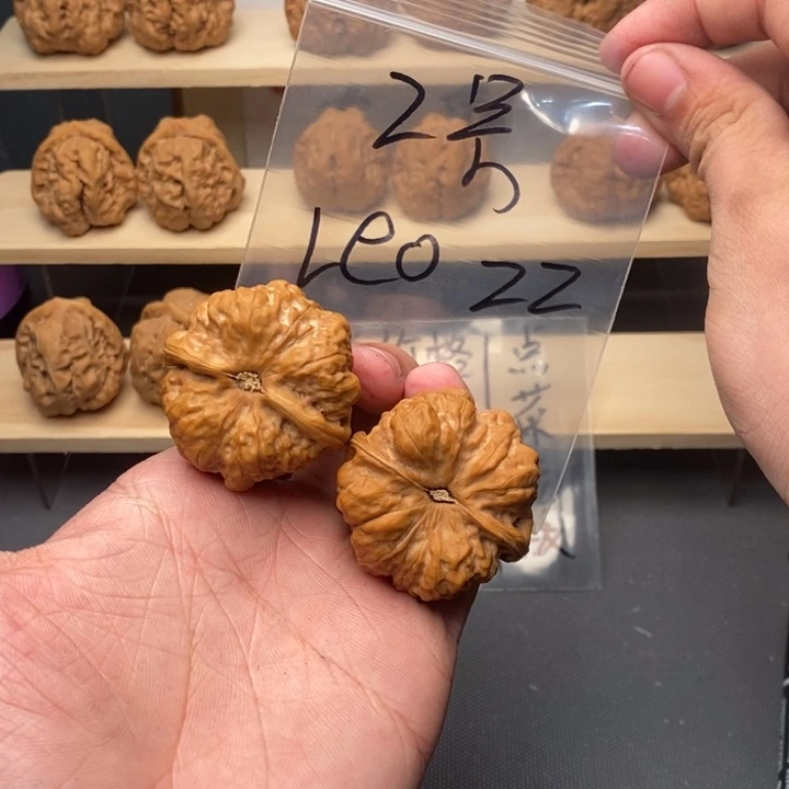 核桃文玩核桃蛤蟆头