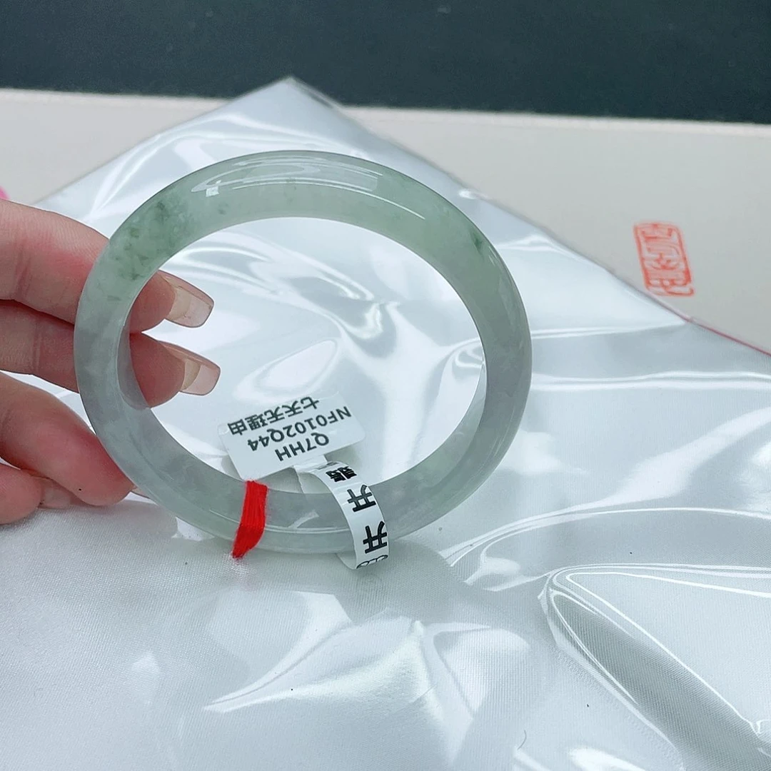 翡翠手镯未镶嵌正56.5