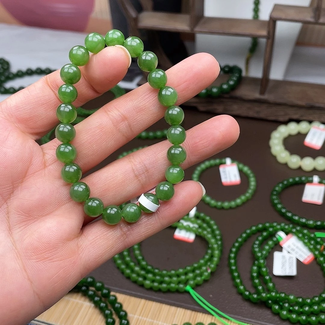 和田玉未镶嵌颈饰冰阳绿卡8