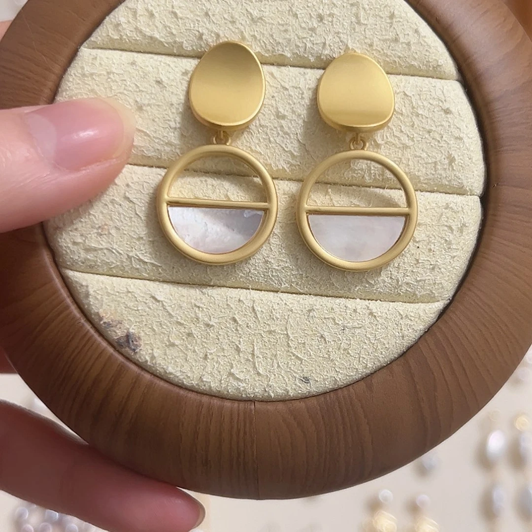 银S925镶嵌耳饰淡水珍珠