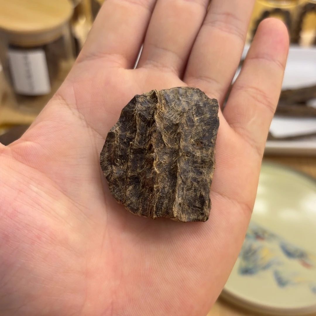 香港沉水包头小吊坠3.9克