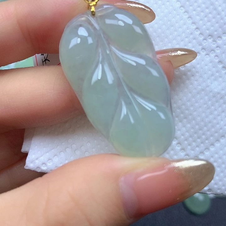 翡翠未镶嵌颈饰挂件