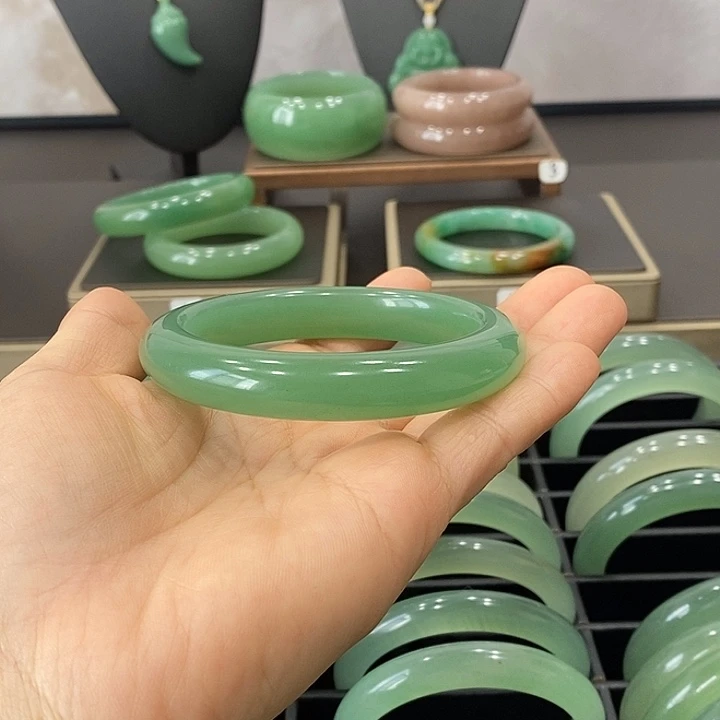 东陵石未镶嵌项链百*