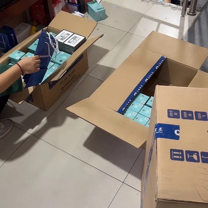 Y****万象J28灰色25002500保温杯饭盒