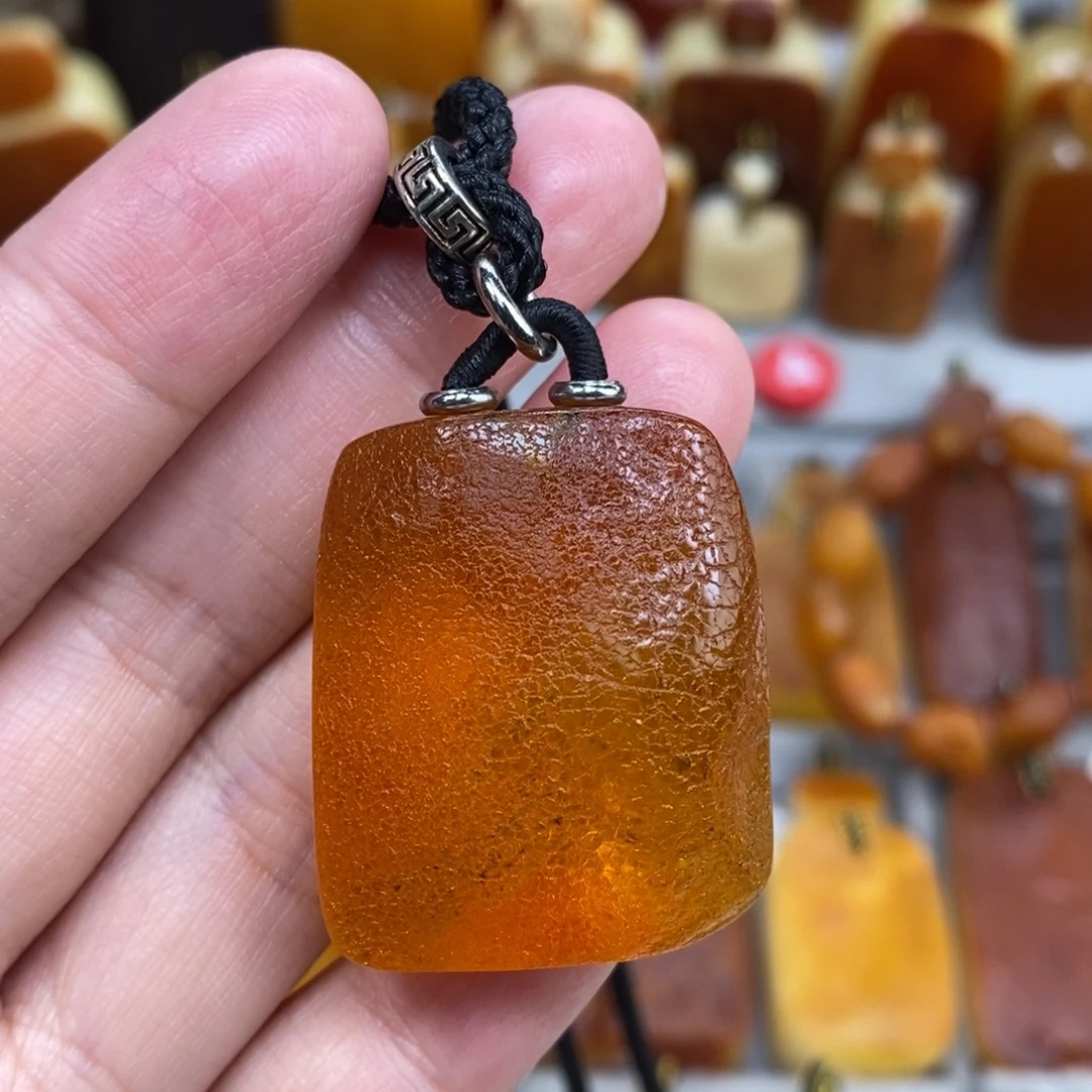 蜜蜡未镶嵌珠宝奇石